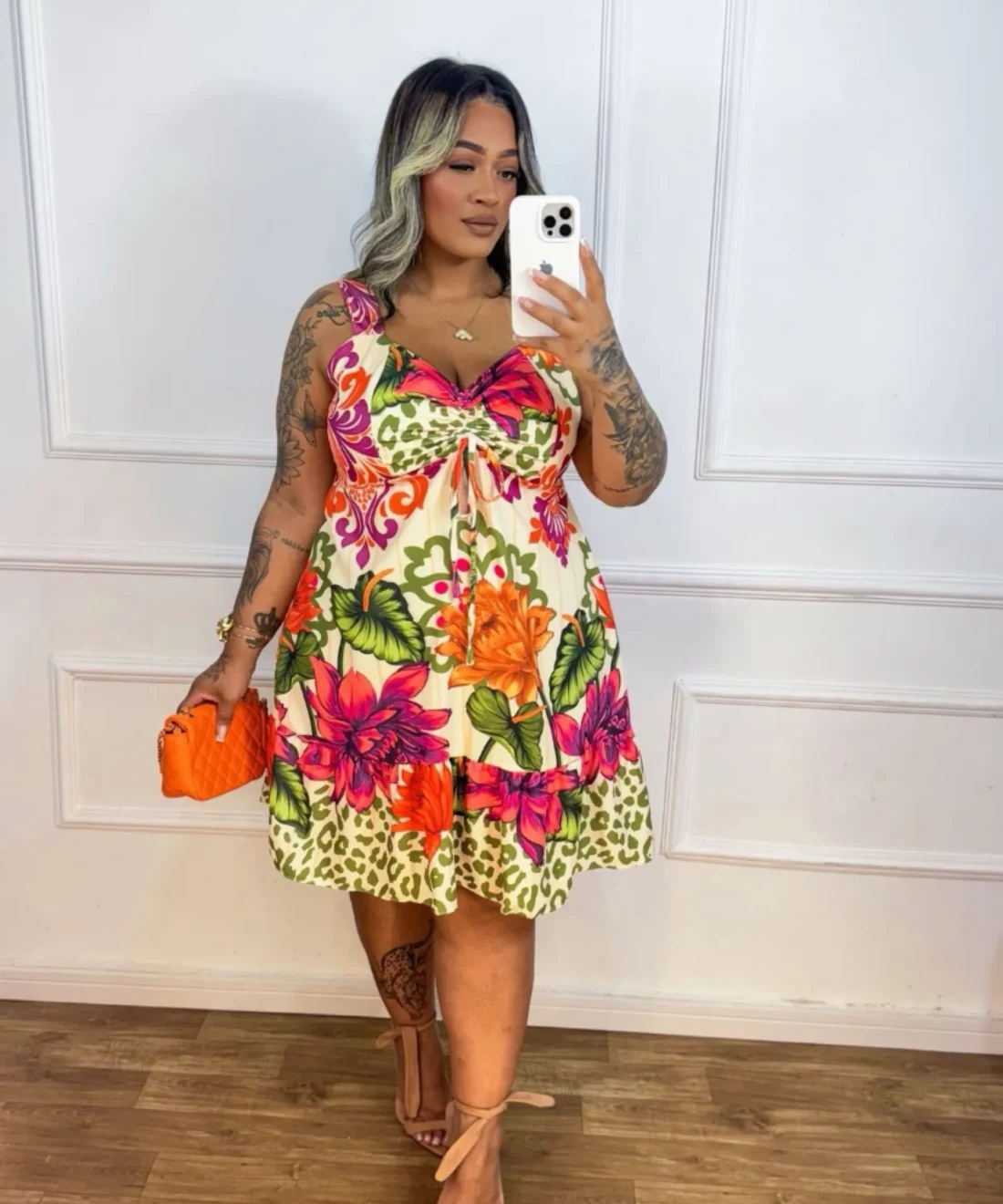 Vestido Feminino Floral Intenso Plus Size