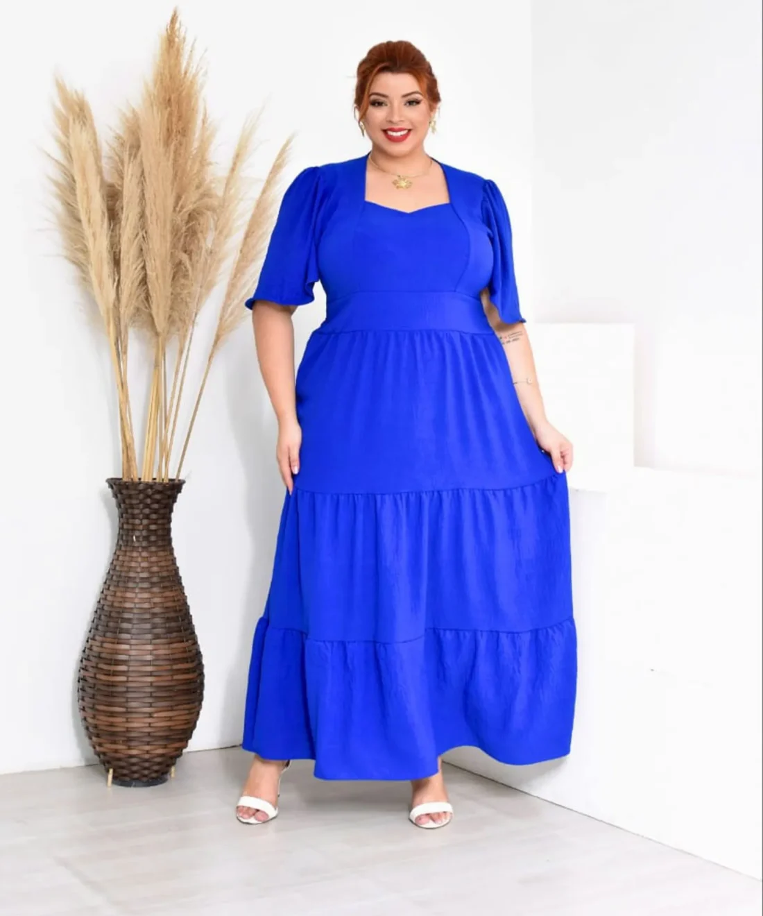 Vestido Elegância Serena Plus