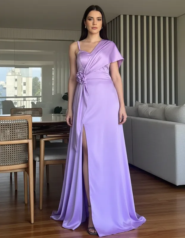 Vestido Lilás de Festa com Fenda e Flor Aplicada para Formatura Madrinhas