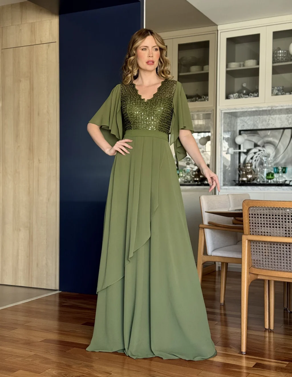 Vestido de Festa Verde Oliva em Chiffon