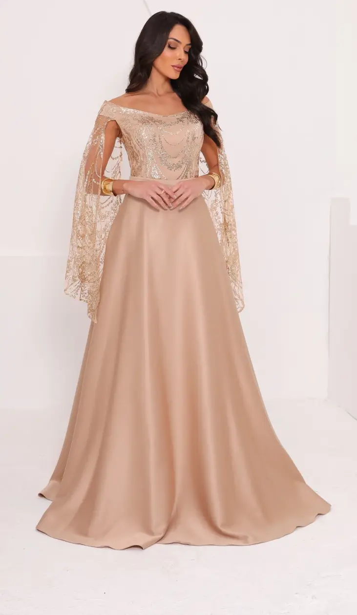 Vestido Nobreza Serena Dourado de Festa