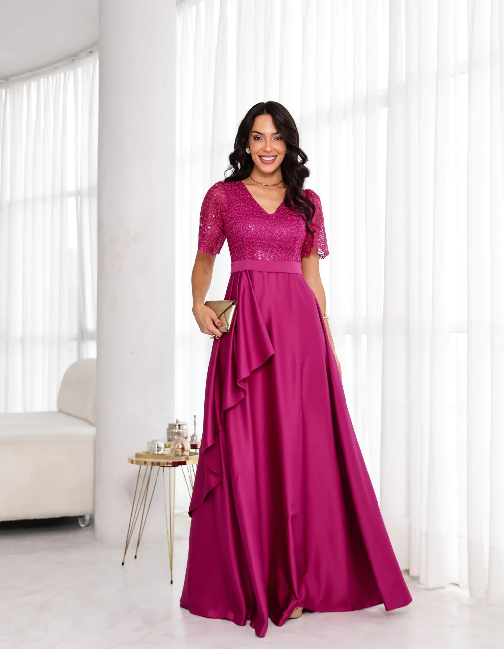 Vestido Clássico em Crepe Satin Fúcsia de Festa