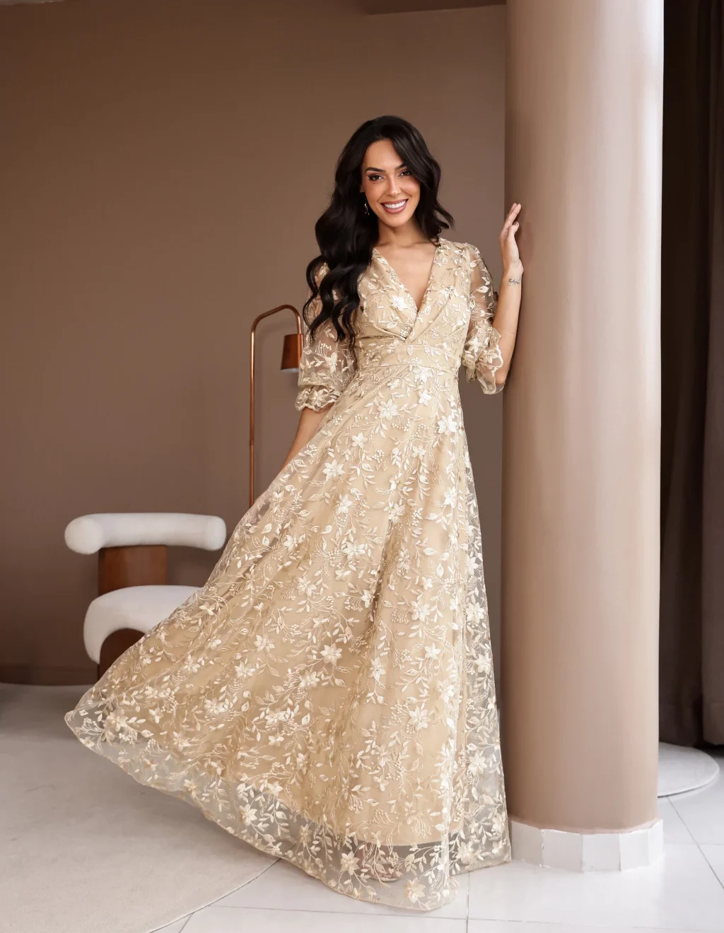 Vestido Alice Dourado de Festa para Madrinhas mãe do Noivo